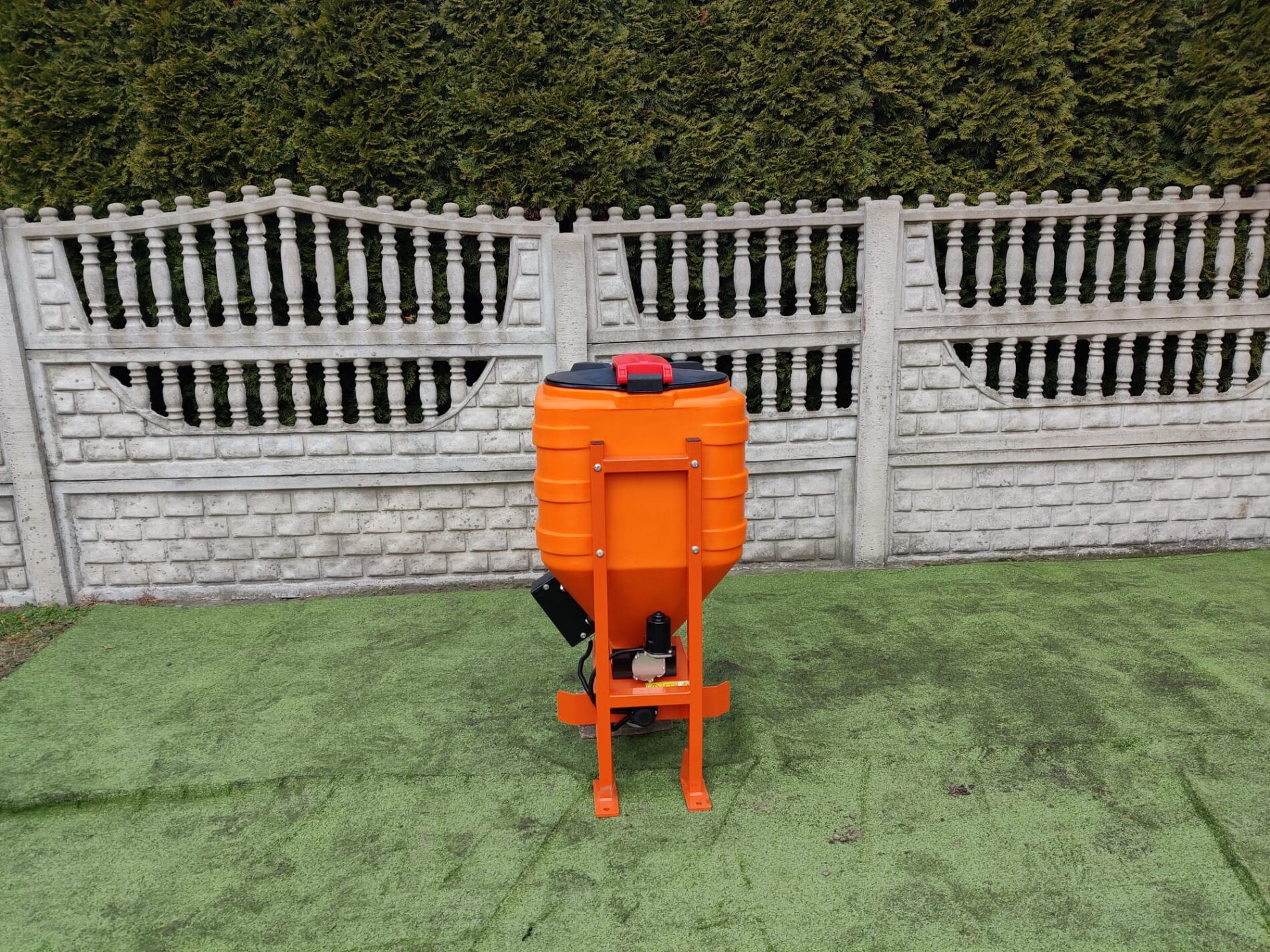 Salzstreuer Winterdienststreuer Saltdrog 110L mit Anbau an Quad, ATV, Anhänger, Traktor oder Auto – Bild 6