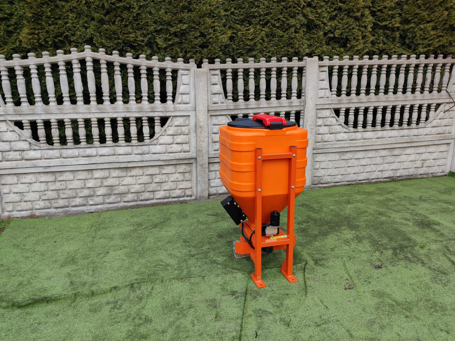 Salzstreuer Winterdienststreuer Saltdrog 110L mit Anbau an Quad, ATV, Anhänger, Traktor oder Auto – Bild 7