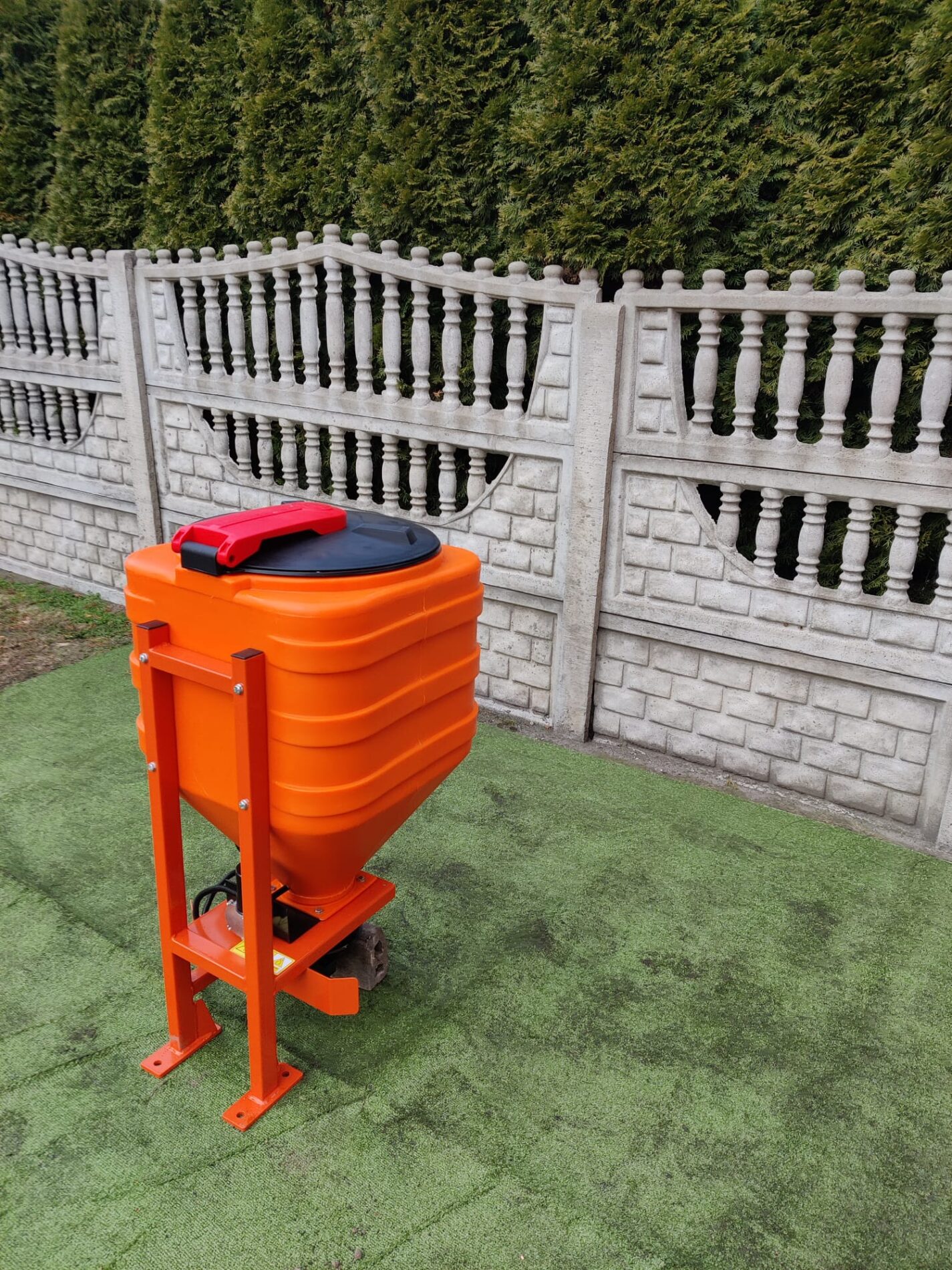 Salzstreuer Winterdienststreuer Saltdrog 110L mit Anbau an Quad, ATV, Anhänger, Traktor oder Auto – Bild 9