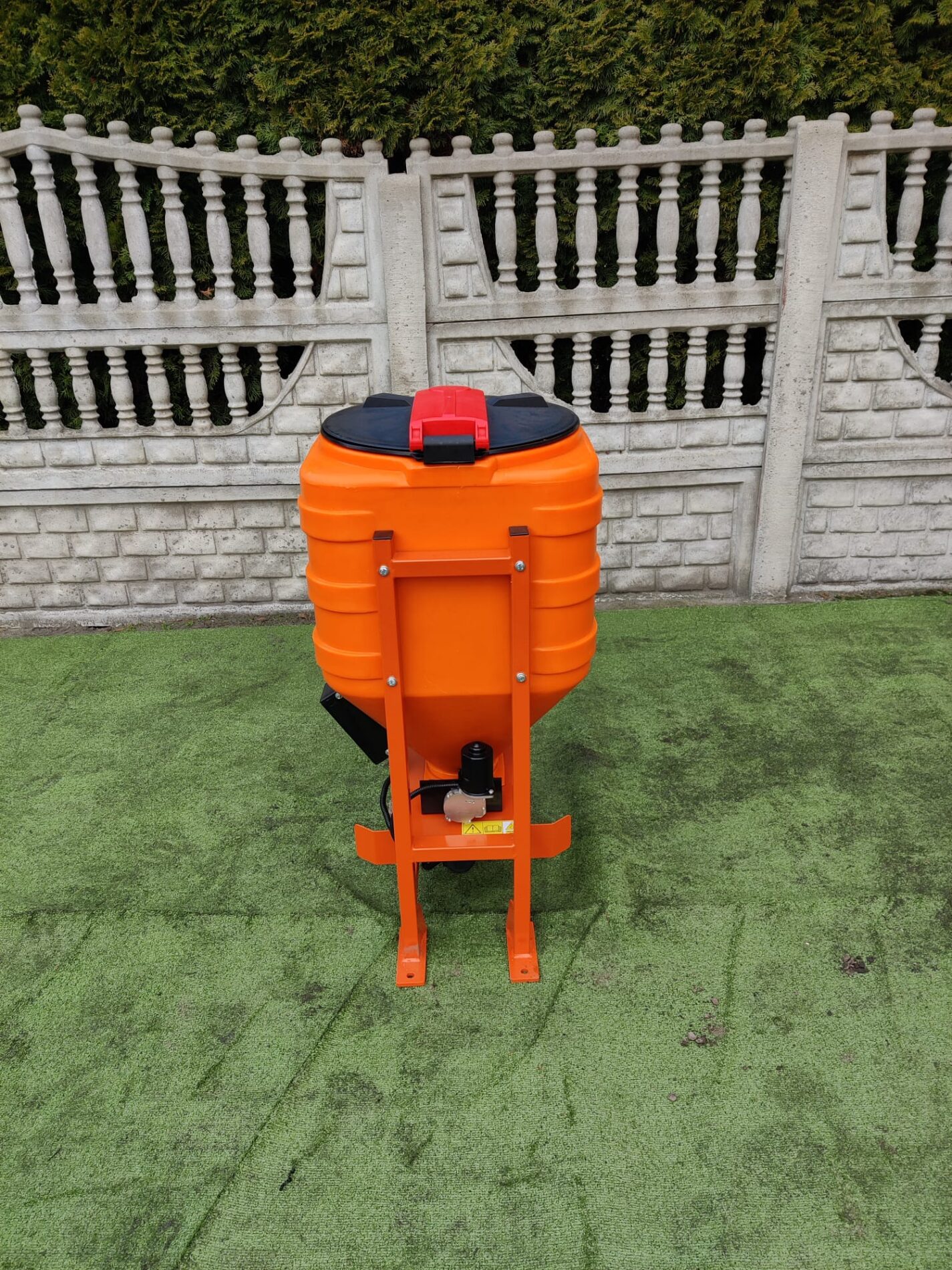 Salzstreuer Winterdienststreuer Saltdrog 110L mit Anbau an Quad, ATV, Anhänger, Traktor oder Auto – Bild 10