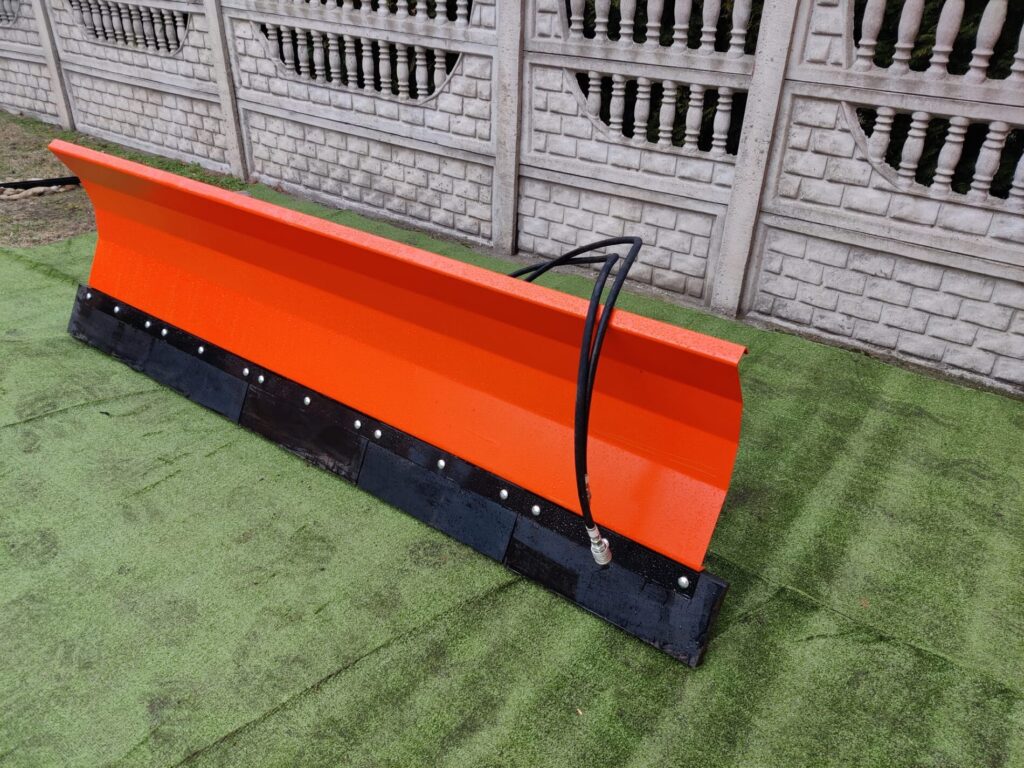 Schneepflug 2,5 m mit hydraulik