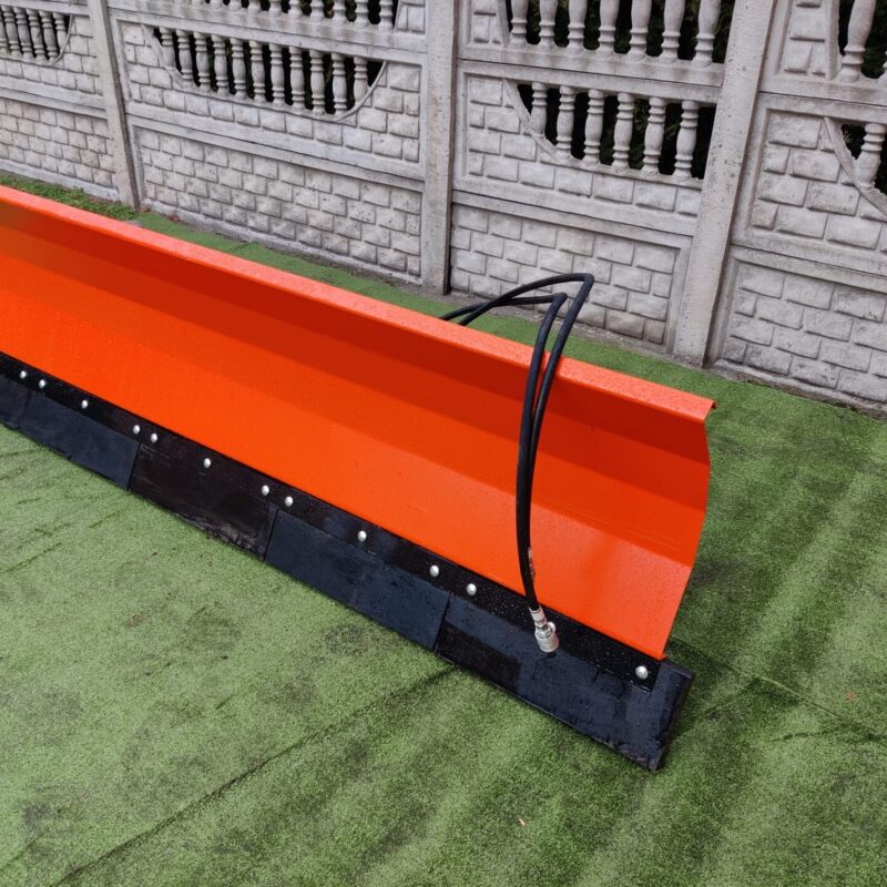 Schneepflug 2,5 m mit hydraulik