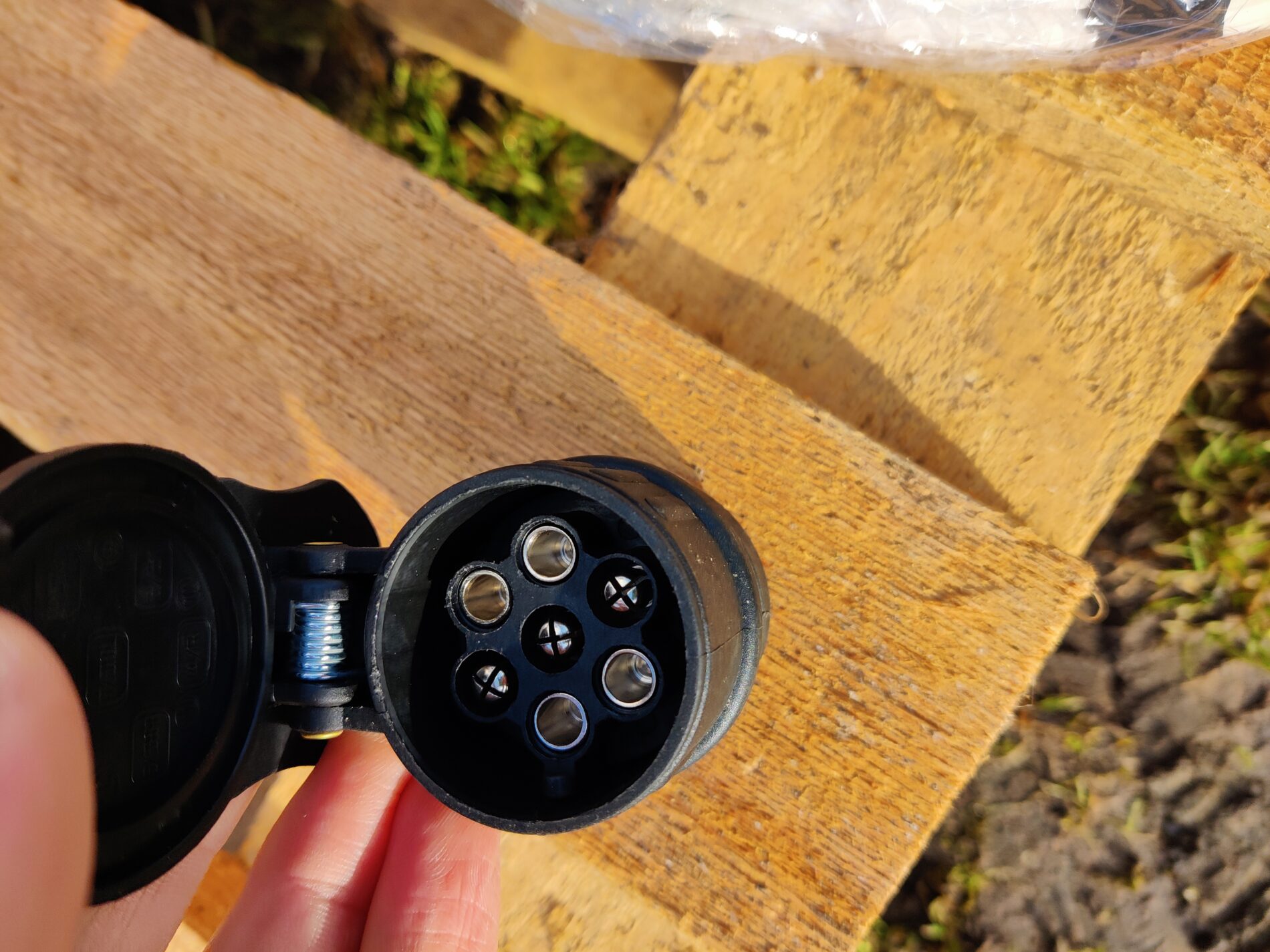 Salzstreuer Winterdienststreuer Saltdrog 110L mit Anbau an Quad, ATV, Anhänger, Traktor oder Auto – Bild 17