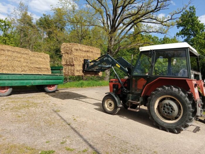 Frontlader 2B für ZETOR 5211, 5011 , 7011 , 7211, MF 255, MF 155 – Bild 4